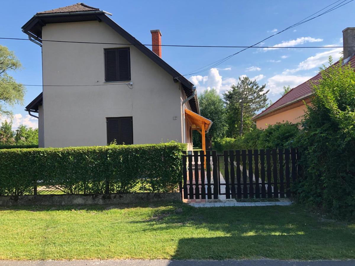 Maria Villa Balatonmariafurdo Bagian luar foto